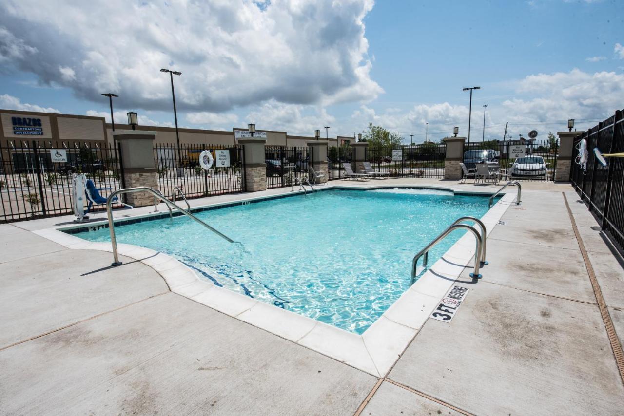 Holiday Inn Express & Suites Houston - Hobby Airport Area By Ihg Exterior photo