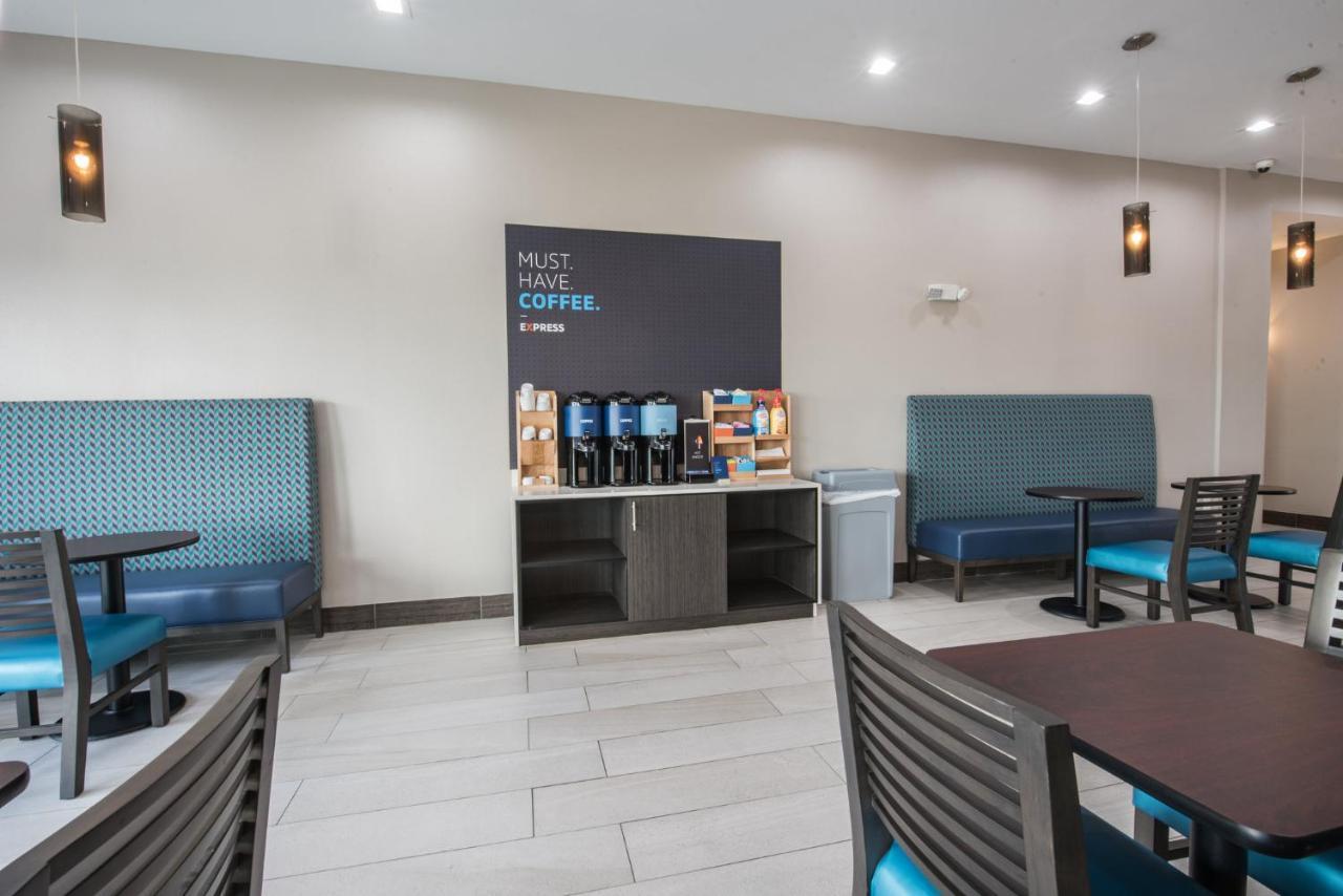 Holiday Inn Express & Suites Houston - Hobby Airport Area By Ihg Exterior photo