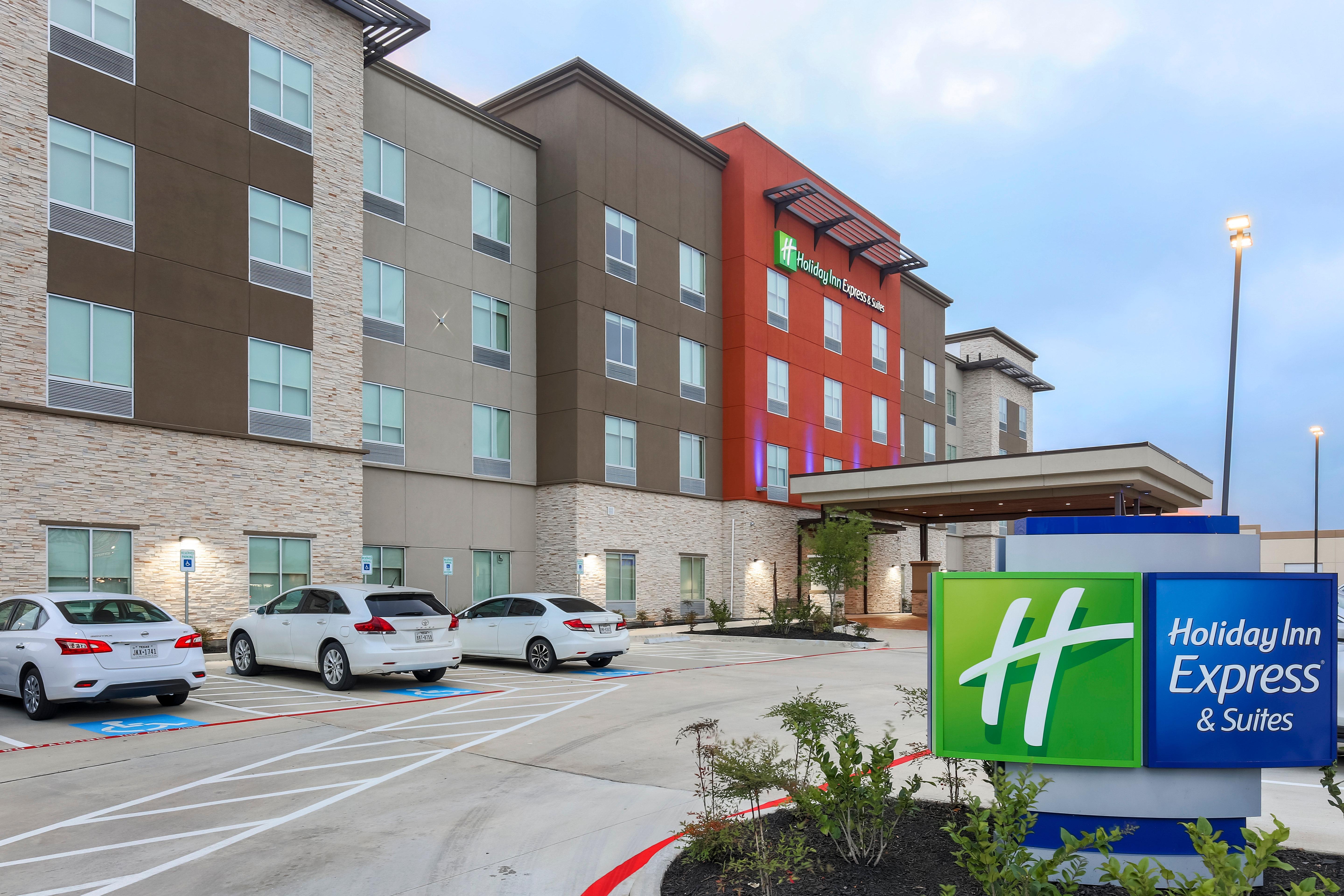 Holiday Inn Express & Suites Houston - Hobby Airport Area By Ihg Exterior photo