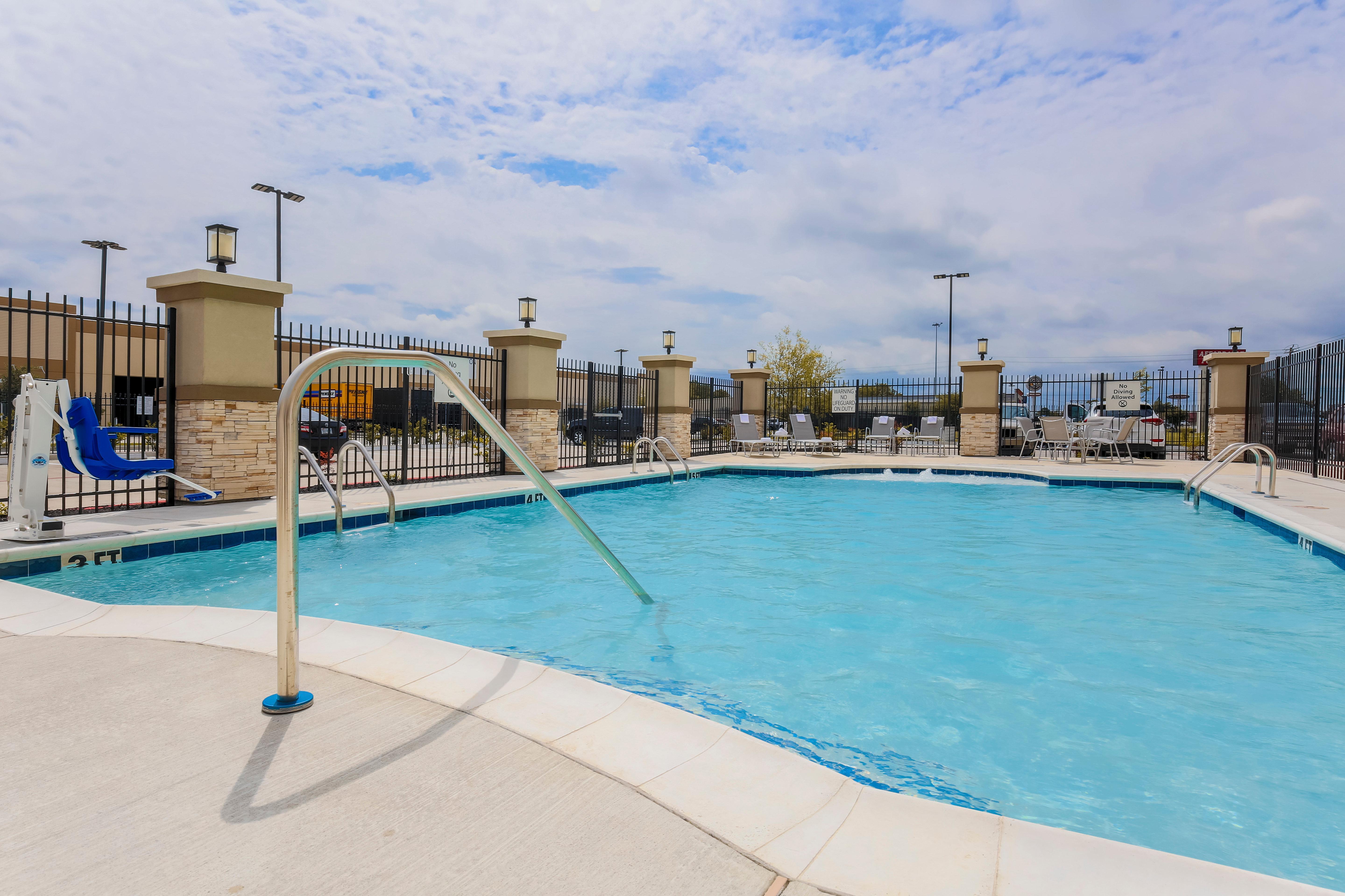 Holiday Inn Express & Suites Houston - Hobby Airport Area By Ihg Exterior photo